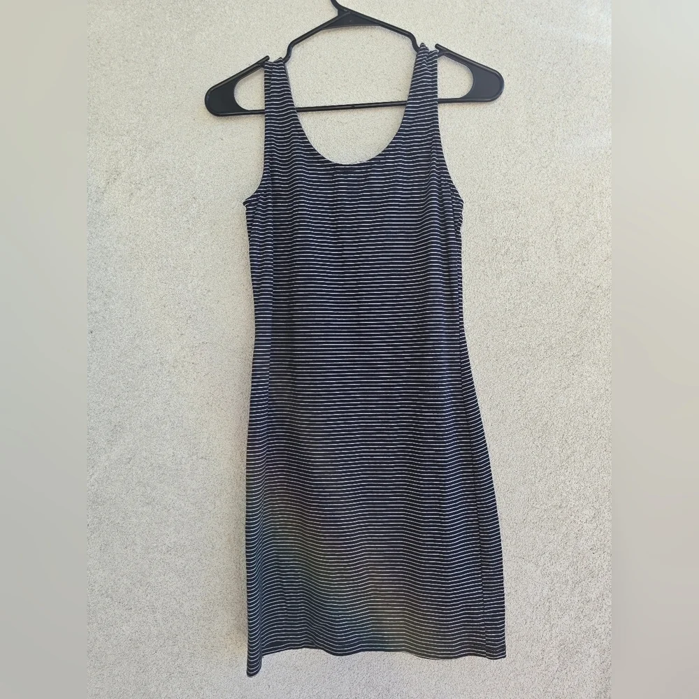 Striped Black and White Sleeveless Dress - Picture 4 of 6